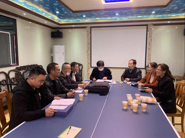 省、市、區(qū)殘聯(lián)**一行來十堰恐龍化工環(huán)氧地坪施工廠家檢查指導(dǎo)工作